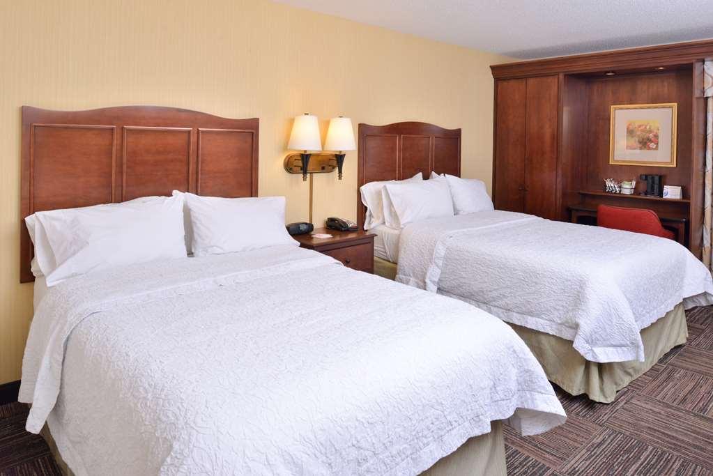 Hampton Inn Elkhart Room photo